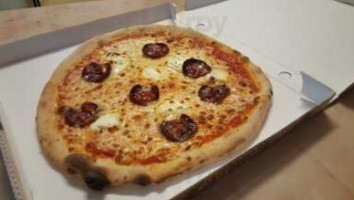 Pizzeria Quattro food