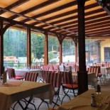Lacu Rosu În interior