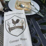 Cocoșu' Roșu Nourriture