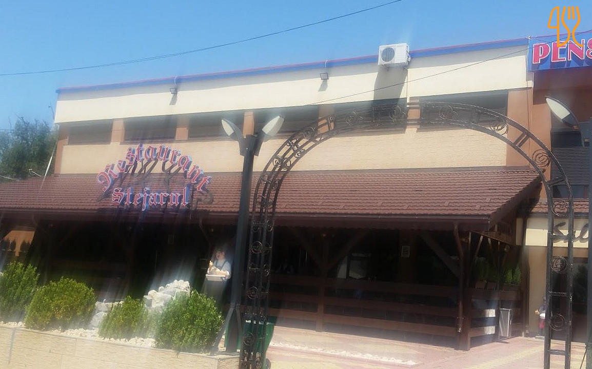 Complex Stejarul Mija Exterior