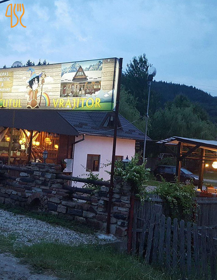 Hanul Vrăjit -terasă Exterior