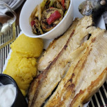 Păstrăvul Auriu Comida