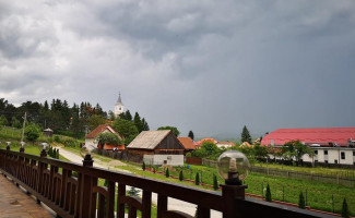 Farkas Panzió és Étterem Erdélyi Szállás outside