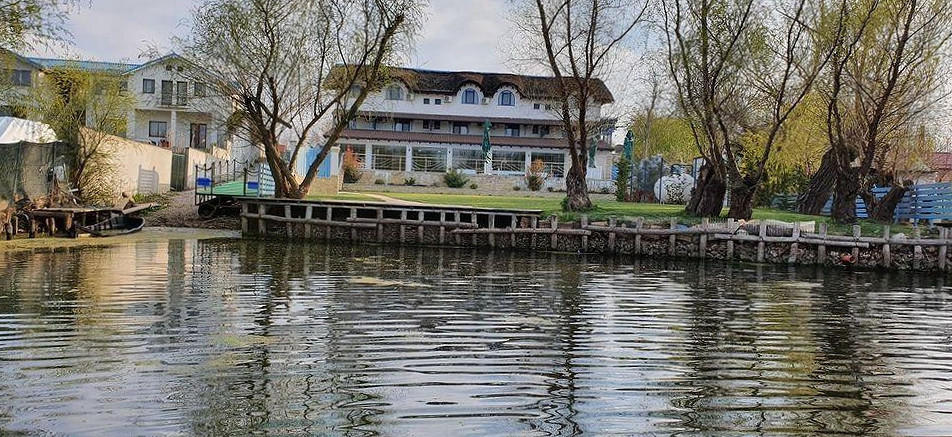 Pensiunea Pelicanul Si Cazare Exterior