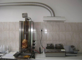 Crazy Fast-food Dentro