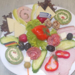 Miclăuș Nourriture