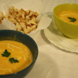 Traditional Calugareni La Maneuro Mâncare