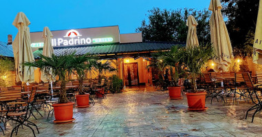 Il Padrino Pizza Grill outside