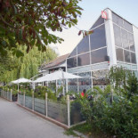 La Familiar Exterior