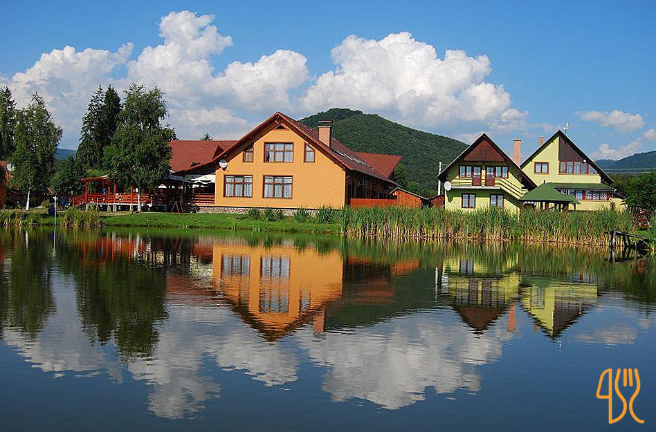Hanul Pescaresc Campu Cetatii Vármezői Halászcsárda Exterior