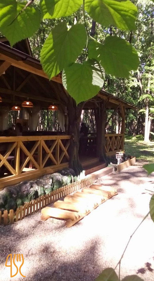 La Muma Pădurii Exterior