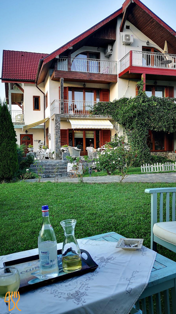 Pensiunea Romantic Exterior