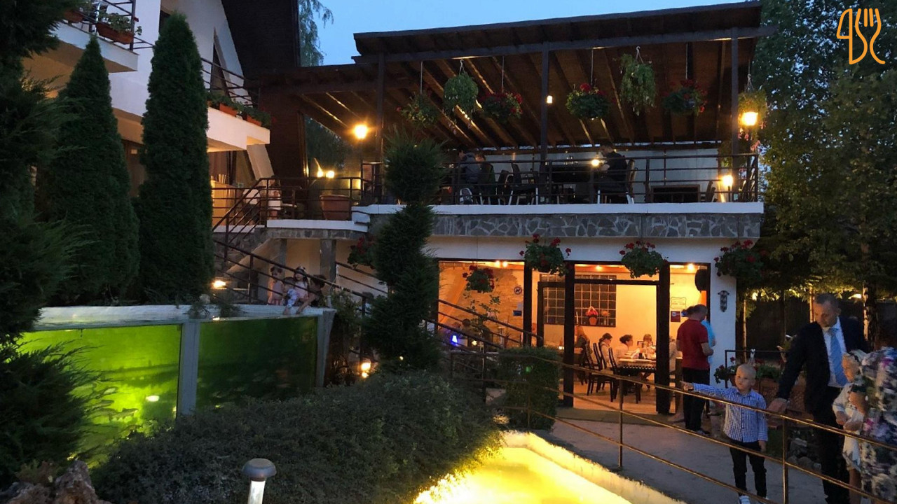 Izvorul Cu Pastravi Exterior