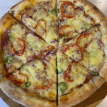 Szekeres Pizza&döner Farkaslaka Mâncare