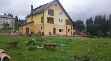Valurile BistriȚei outside