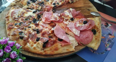 Pizza Buono Cernica food