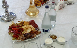 Țăpușa Comida