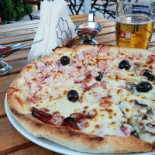 Pizzeria Rodena Mâncare