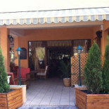 Alexandra Cafe Exterior