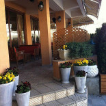 Alexandra Cafe Exterior