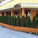 Alexandra Cafe Exterior