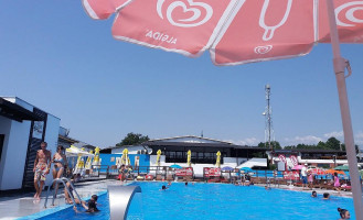 Doi Cocosi Extérieur