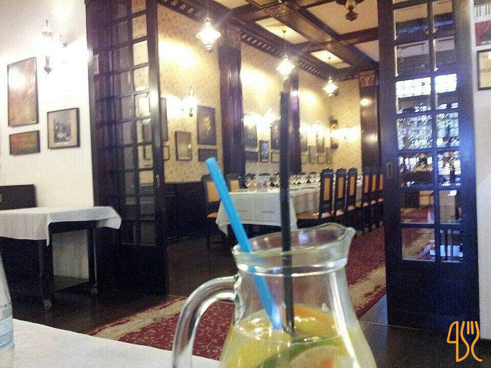 Vatra Neamului Restaurant În interior