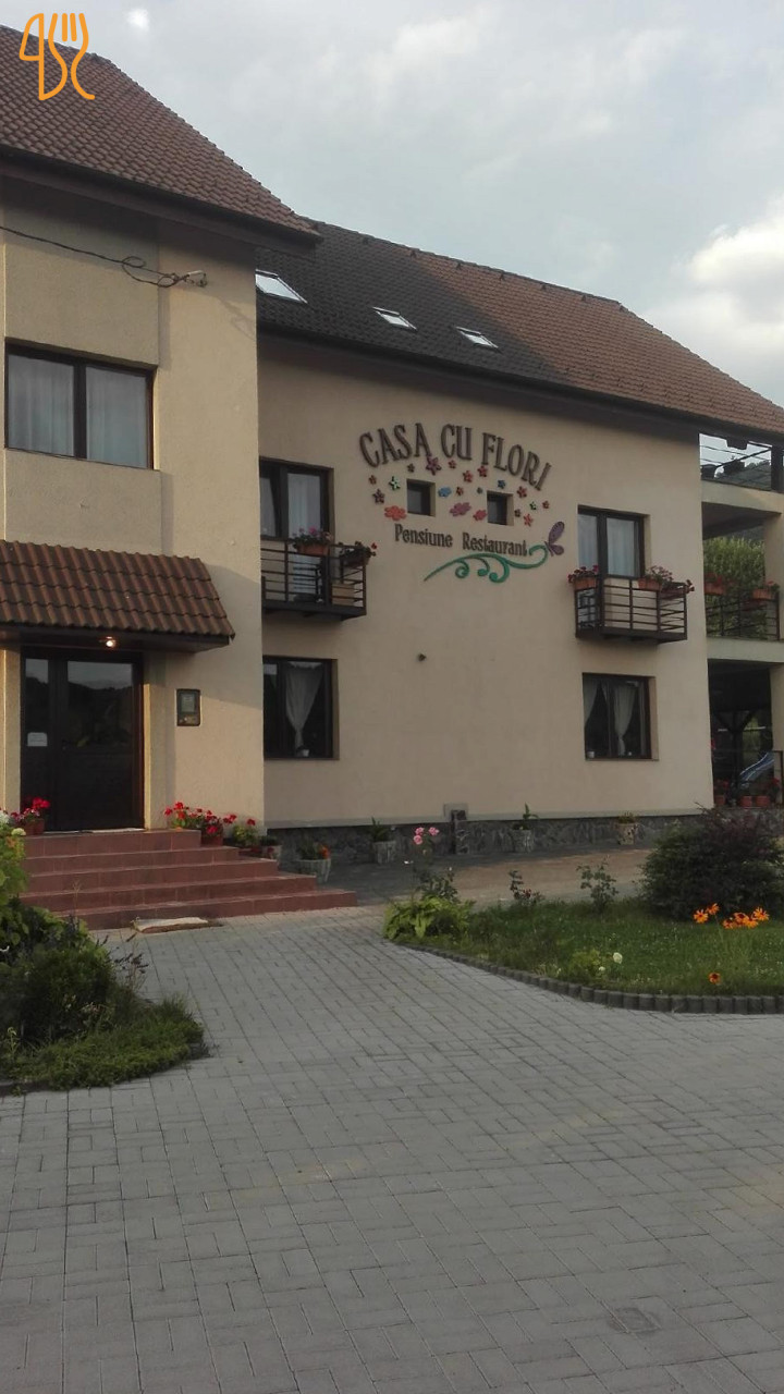 Pensiunea Casa Cu Flori Exterior
