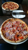 Pizzeria Isola food