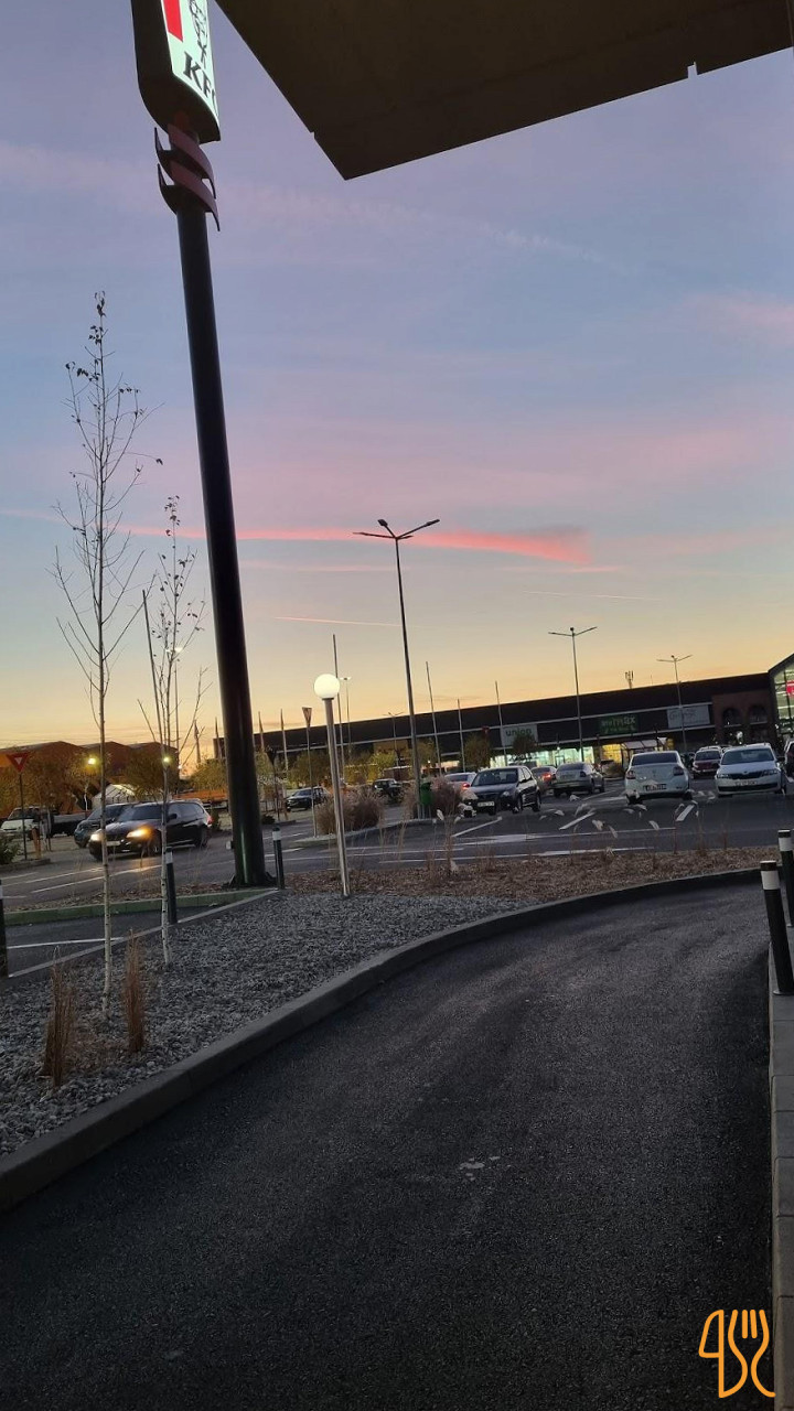 Kfc Corbeanca Drive-thru Exterior