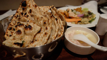 Mestecăniș food