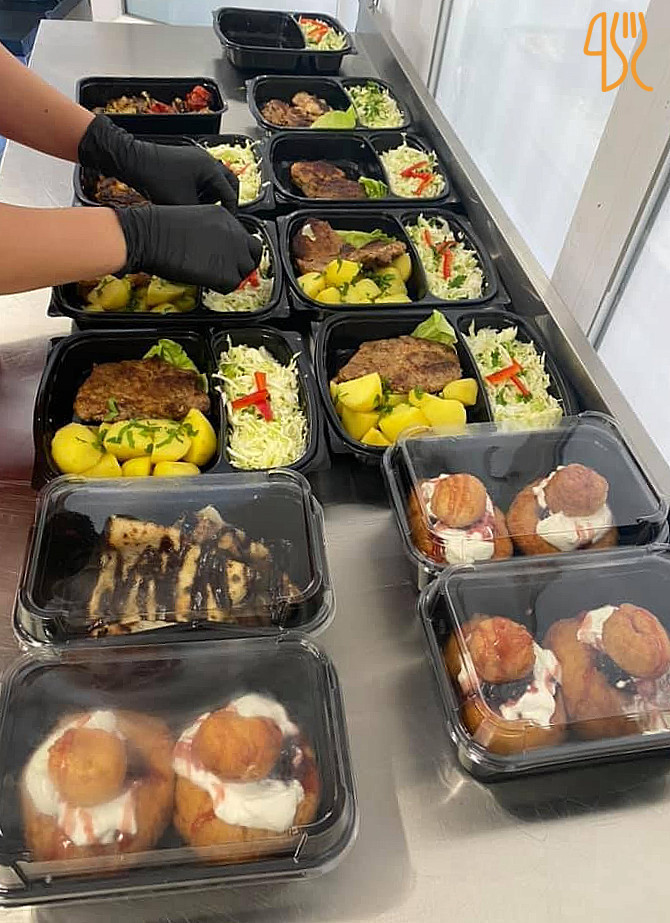 Deli•cios Fast Food Mâncare