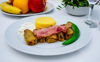 Calul Balan S.a. Comida