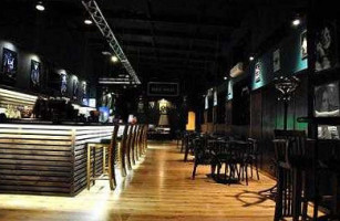Szilagyi inside