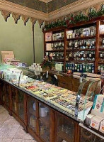 Pizza Acrobatica Dentro