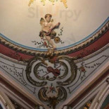 Butoiul de Aur À l'intérieur