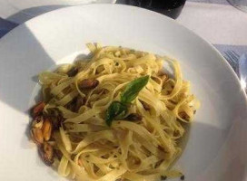 On Plonge Jr. Nourriture