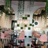 Hanu' Din Drum În interior