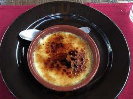 Clos Des Colombes food