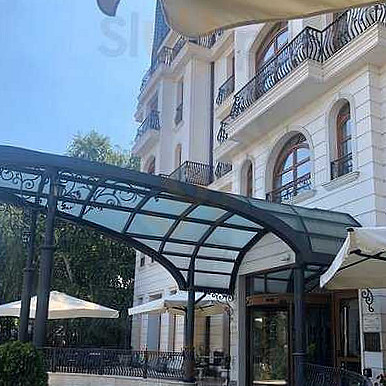Panik & Pub Exterior