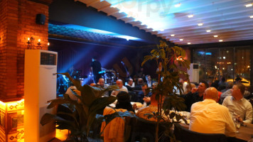 Apropo Cafe outside