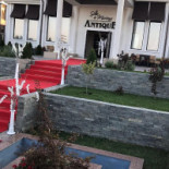 Restaurant Antique Barlad Exterior