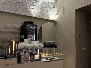 PrivÉ Café