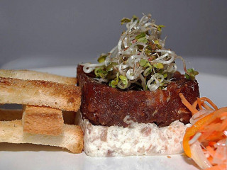 Dines Bistro
