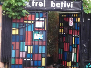 Trei Bețivi