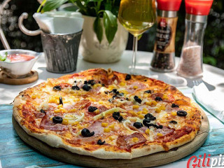 Gili Pizza