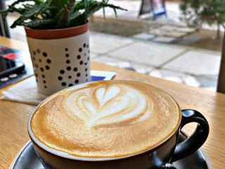 Leonidas Chocolates Café