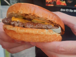 Beef Buns Smash Burger Cu Vita Angus