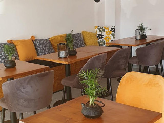 Călătoria Cafe And Cocktail I