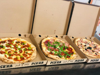 Monkey’s Pizza